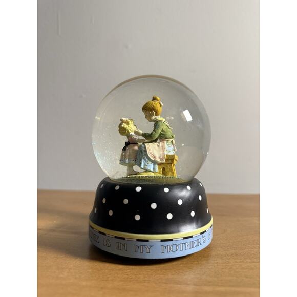 Mary Engelbreit Other - 2001 MARY ENGELBREIT SNOW GLOBE "MY HOME IS IN MY MOTHERS EYES" GREEN SLEEVES